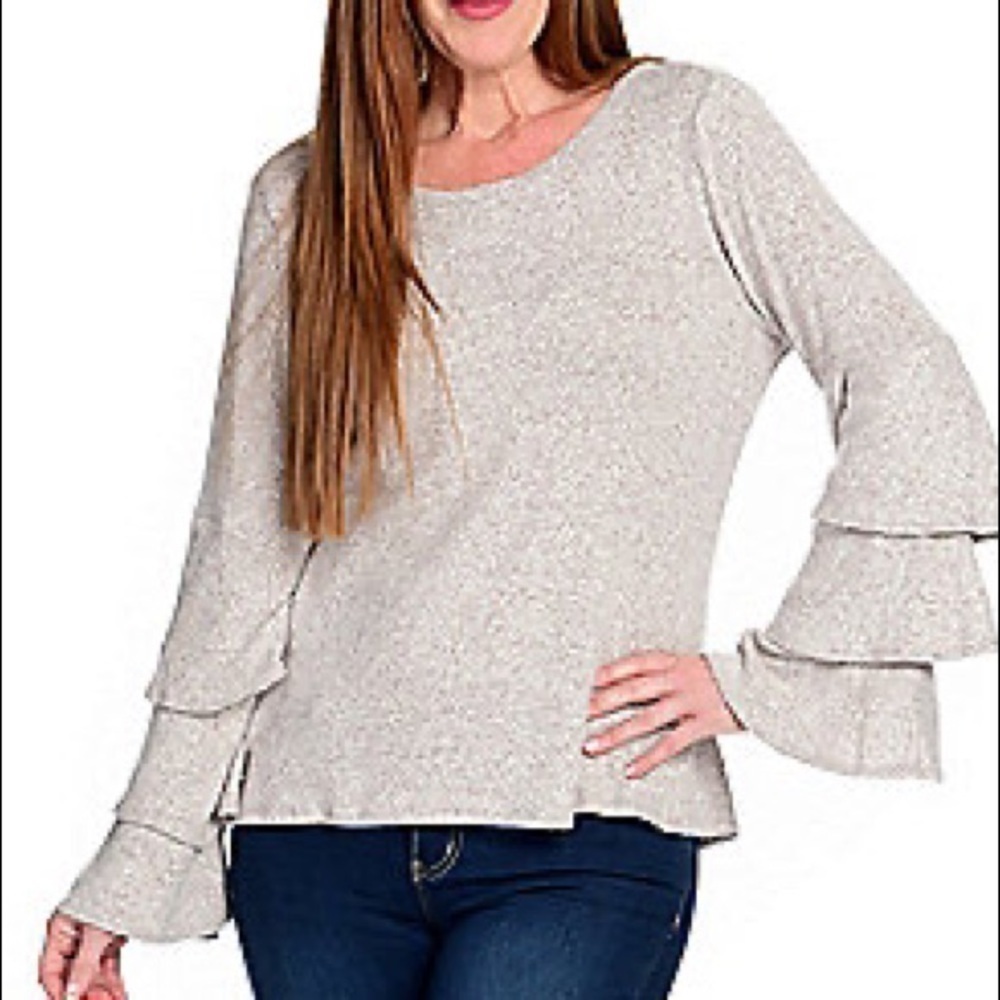 sweater | 3 Tiered Ruffle Sleeves | top| Size M